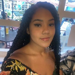 Meet your Posher, Alyssa